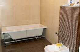 4 camere, 105 mp, terasa, A.C. si 2 parcari supraterane. Zona Campului!