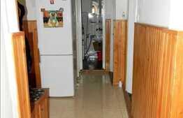 4 camere de vanzare , cu loc de parcare si 2 terase!Imobil reabilitat termic!