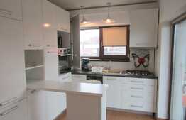 Apartament 4 camere pe 2 niveluri, 95 mp, la cheie, garaj, zona Iulius Mall !