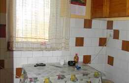 Apartament 3 camere, 49,8 mp, decomandat, etaj intermediar, zona Piata Flora