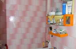 Apartament 3 camere, 49,8 mp, decomandat, etaj intermediar, zona Piata Flora