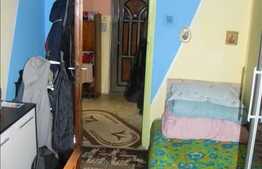 Apartament cu 4 camere de vanzare, imobil  izolat termic