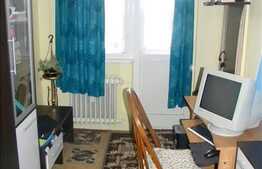 Apartament cu 4 camere de vanzare, imobil  izolat termic