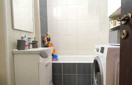 Woow!! Garsoniera la etaj intermediar, zona Parang