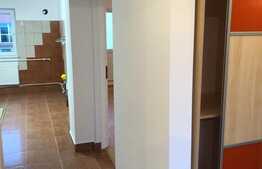 Apartament 3 camere, decomandat, etaj intermediar, Garaj, Boxa, Zona Parcului Iuliu Prodan