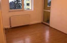 Apartament 3 camere, decomandat, etaj intermediar, Garaj, Boxa, Zona Parcului Iuliu Prodan