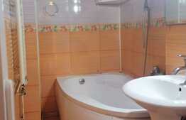 Apartament 3 camere, decomandat, boxă și parcare în zona străzii Hărmanului
