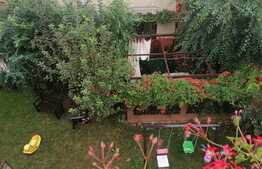 Apartament in vila, 2 camere decomandate, 54 mp +2 terase, garaj si boxa, zona Campului