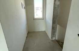 Apartament de vanzare, 4 camere, 121 mp, subsol 60 mp, 3 parcari, zona Voronet