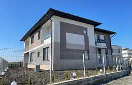 Apartament de vanzare, 4 camere, 121 mp, subsol 60 mp, 3 parcari, zona Voronet