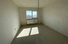 Apartament de vanzare, 4 camere, 121 mp, subsol 60 mp, 3 parcari, zona Voronet