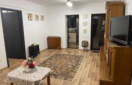 Apartament de 3 camere, decomandat, 60mp, zona Racadau 