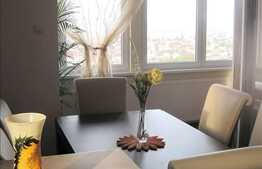 Un apartament deosebit dispus pe 2 nivele, 5 camere, 160 mp utili