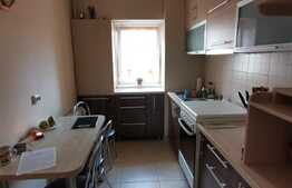 Apartament de 3 camere, 63 mp, decomandat, etaj intermediar, zona strazii Bucuresti