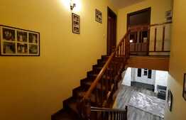 Casa de vanzare, 200 mp, teren de 800 mp, Cartier Izvor