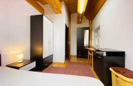 3 dormitoare decomandate,2 bai, 1 terasa, 120 mp, zona Centrala