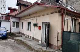 Doua camere la casa, partial mobilat, in Centru, pe Alexandru Ioan Cuza