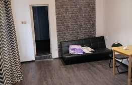Doua camere la casa, partial mobilat, in Centru, pe Alexandru Ioan Cuza