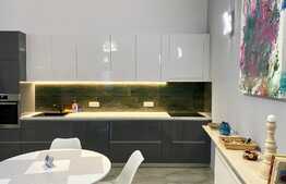 Apartament cu 3 camere superb, 85 mp, zona Primariei