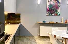 Apartament cu 3 camere superb, 85 mp, zona Primariei