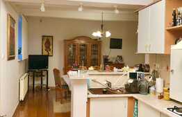Casa individuala 400 mp cu 7 camere, 2000 mp teren, zona Taietura Turcului