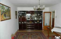 Apartament de vanzare, 3 camere, deomandat,boxa la subsol, zona Intre Lacuri!