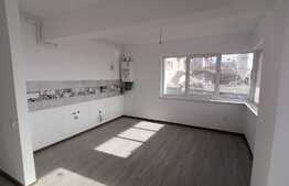 Apartament 2 camere, etaj intermediar, zona PETROM 