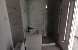 Apartament 2 camere, etaj intermediar, zona PETROM 