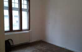  Apartament cu 2 camere, decomandat,boxa, renovabil, zona strazii Traian