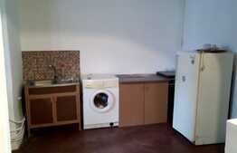  Apartament cu 2 camere, decomandat,boxa, renovabil, zona strazii Traian