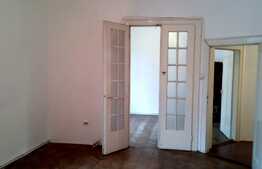  Apartament cu 2 camere, decomandat,boxa, renovabil, zona strazii Traian