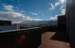 Penthouse în stil scandinav, jacuzzi și vedere panoramică către Tâmpa!