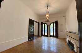 Vila istorica frumos conservata, 104 mp, zona Camerei de Comert