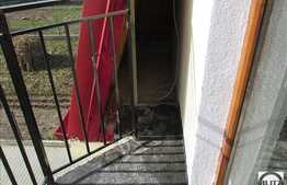 Apartament la mansarda cu 3 camere,  70 mp, decomandat, semifinisat