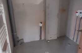 Apartament 3 camere, balcon, semifinisat! Zona strazii Teilor!