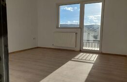 Apartament 3 camere, la cheie, parcare, zona Calea Turzii