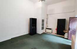 CENTRU! Garsoniera spatioasa intr-o zona excelenta, tavan inalt!