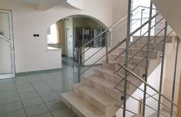 Vila exclusivista cu piscina, 300 mp utili, 1100 mp teren