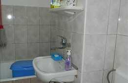 Apartament de vanzare, 3 camere, etaj intermediar, zona Minerva!