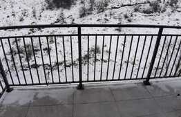 Apartament cu 3 camere, loc de parcare, zona VIVO!