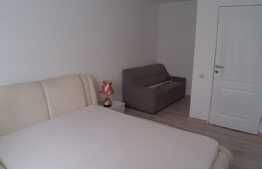 Apartament cu 3 camere, loc de parcare, zona VIVO!