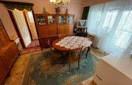 Apartament cu 3 camere, zona Bucium