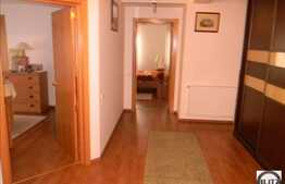 Apartament de vanzare cu 3 camere, 88,38 mp utili, garaj! Orientare S-E
