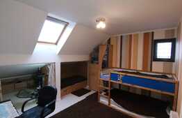 Apartament 4 camere, 2 bai, 83mp + 30mp spatiu de depozitare, parcare, zona Florilor