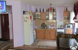 Apartament cu 2 camere, 60 mp, cu curte interioara,  zona strazii Urusagului