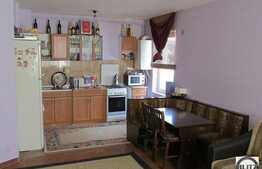 Apartament cu 2 camere, 60 mp, cu curte interioara,  zona strazii Urusagului