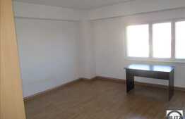 De vanzare apartament 3 camere, 86 mp utili, decomandat, zona strazii Lunii