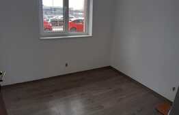 Apartament 4 camere, 78 mp, curte, 80 mp, intrare separata, zona VIVO