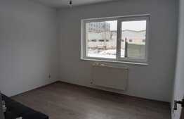 Apartament 4 camere, 78 mp, curte, 80 mp, intrare separata, zona VIVO