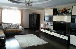 Casa de vanzare in Sanpetru, 800 mp teren!